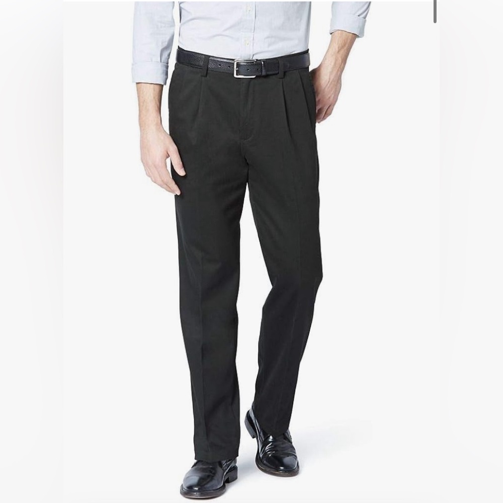 NWT Dockers Men's Classic Fit Easy Khaki Pants